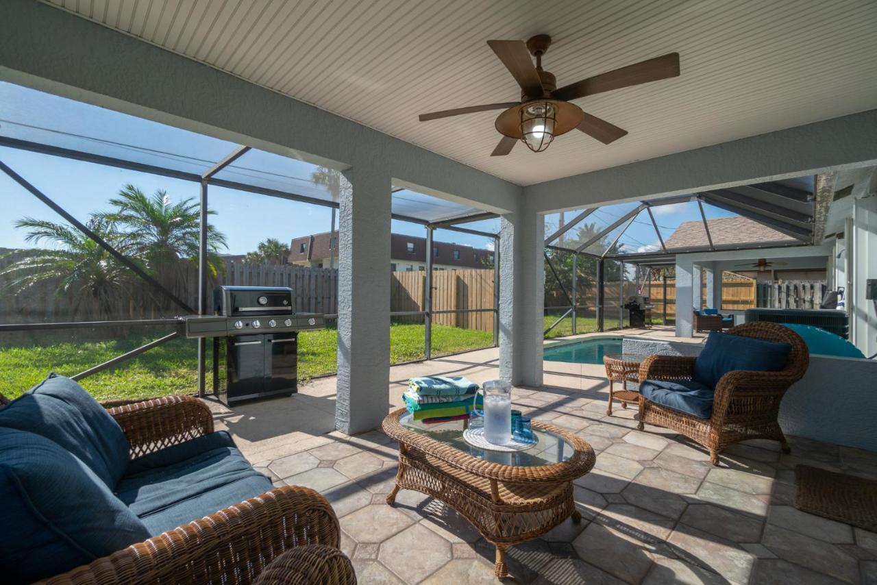 Oceanview Haven - 2Br Beach Townhome With Patio, Shared Heated Pool Steps From Paradise Beach Park! Melbourne Eksteriør billede
