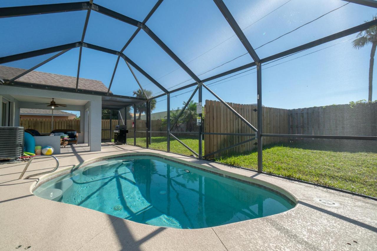 Oceanview Haven - 2Br Beach Townhome With Patio, Shared Heated Pool Steps From Paradise Beach Park! Melbourne Eksteriør billede