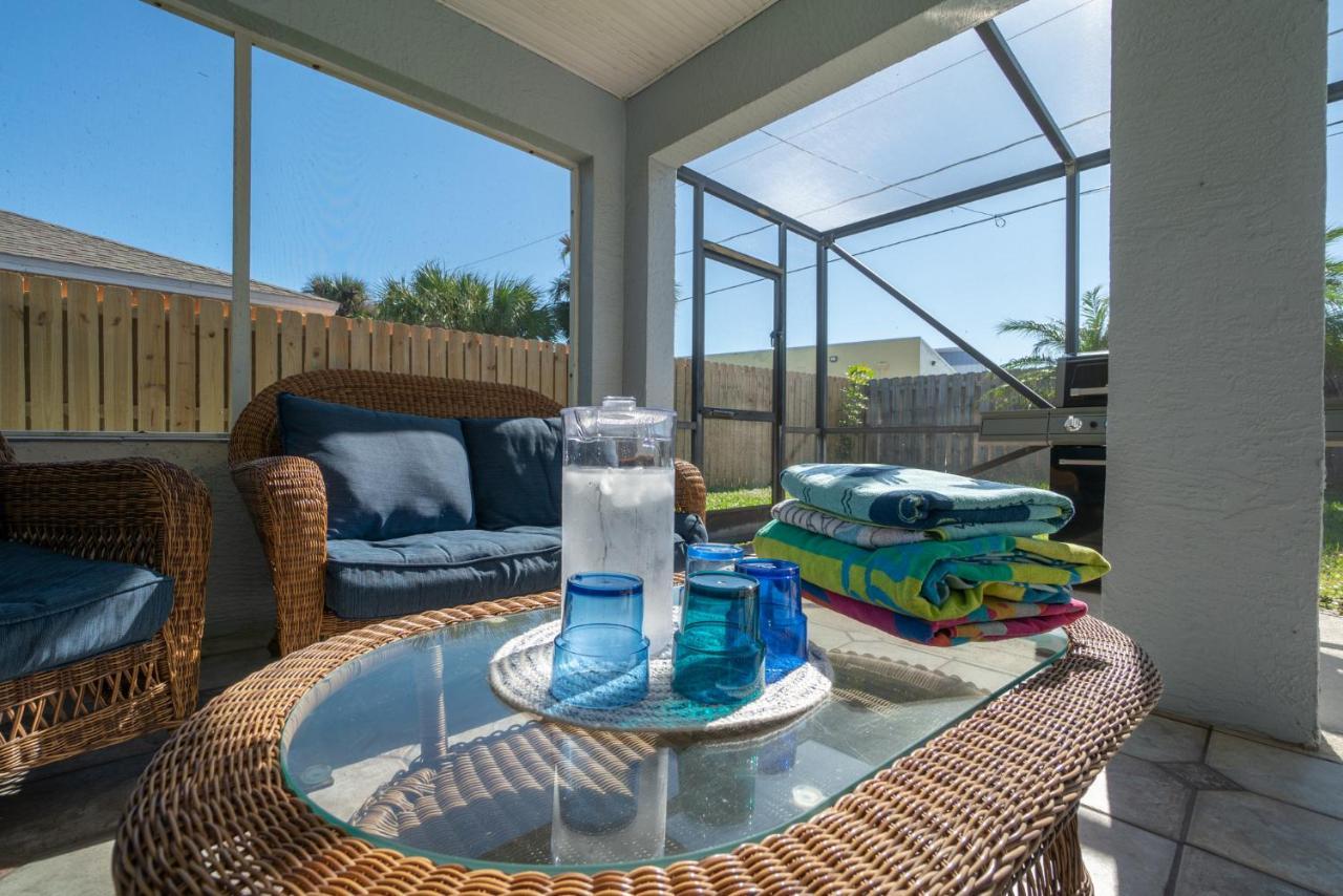 Oceanview Haven - 2Br Beach Townhome With Patio, Shared Heated Pool Steps From Paradise Beach Park! Melbourne Eksteriør billede