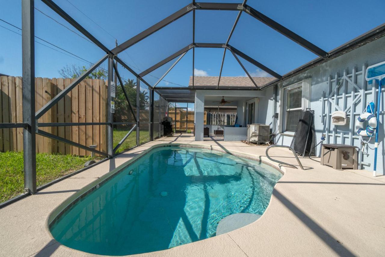 Oceanview Haven - 2Br Beach Townhome With Patio, Shared Heated Pool Steps From Paradise Beach Park! Melbourne Eksteriør billede