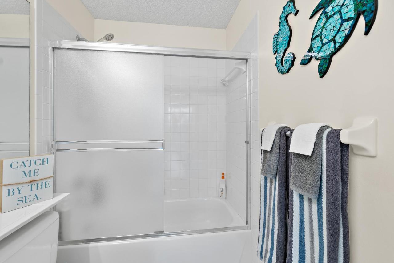 Oceanview Haven - 2Br Beach Townhome With Patio, Shared Heated Pool Steps From Paradise Beach Park! Melbourne Eksteriør billede